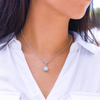 Collier Love Knot - Variantes en or jaune et blanc