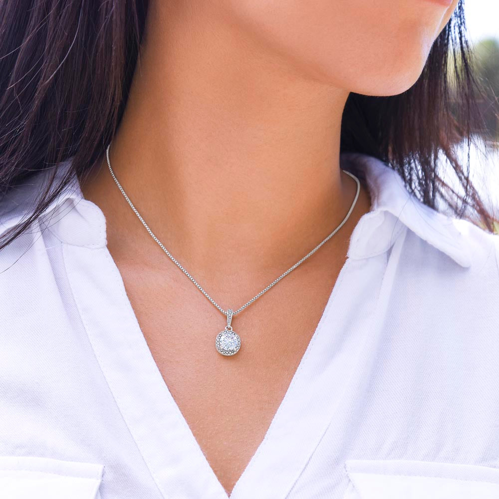 Collier Love Knot - Variantes en or jaune et blanc