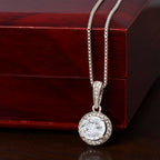 Collier pendentif couronne