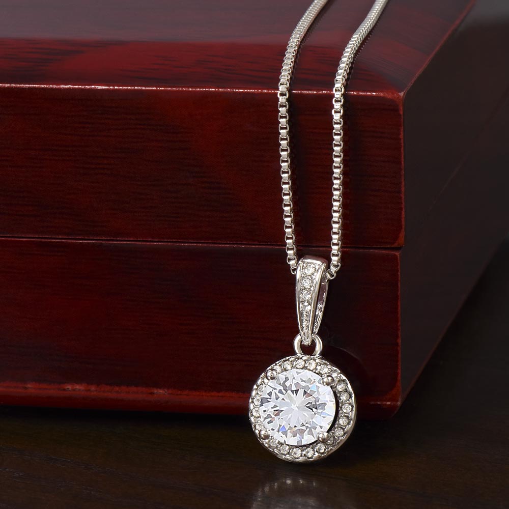 Collier pendentif couronne