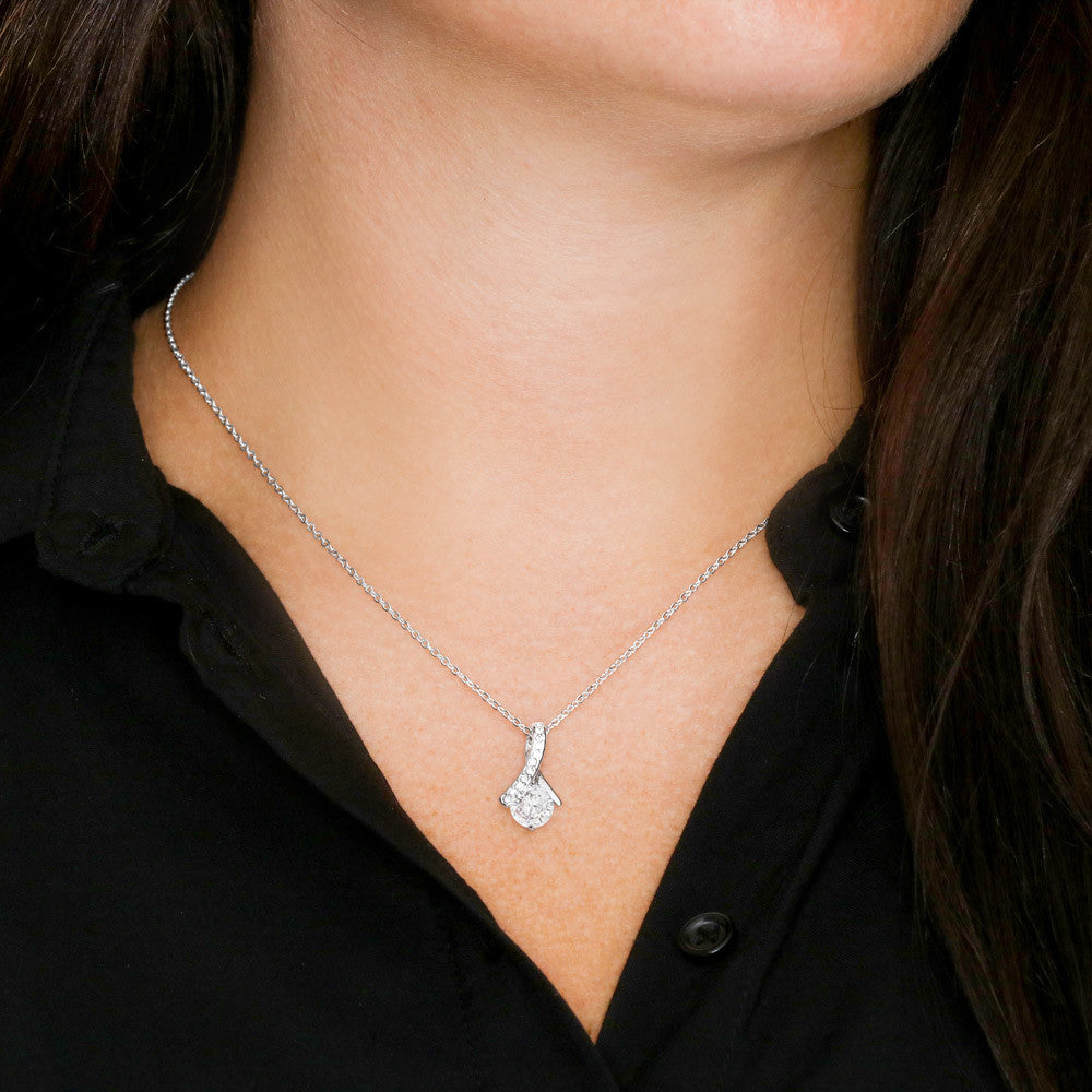 Collier beauté séduisant - Variantes en or jaune et blanc