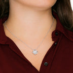 Collier Love Knot - Variantes en or jaune et blanc