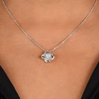 Collier Love Knot - Variantes en or jaune et blanc