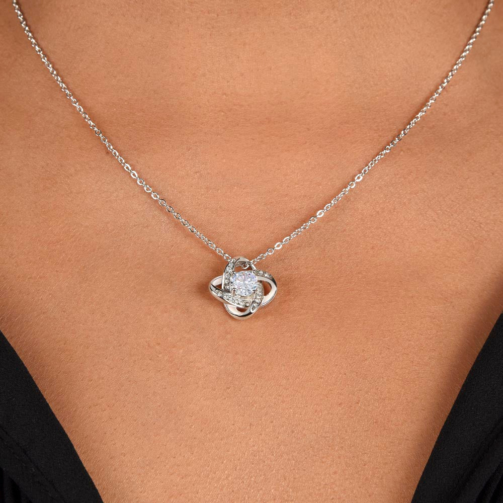 Collier Love Knot - Variantes en or jaune et blanc