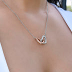 Collier de cœurs entrelacés - Variantes en or jaune et blanc
