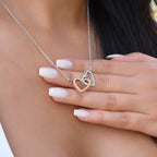 Collier de cœurs entrelacés - Variantes en or jaune et blanc