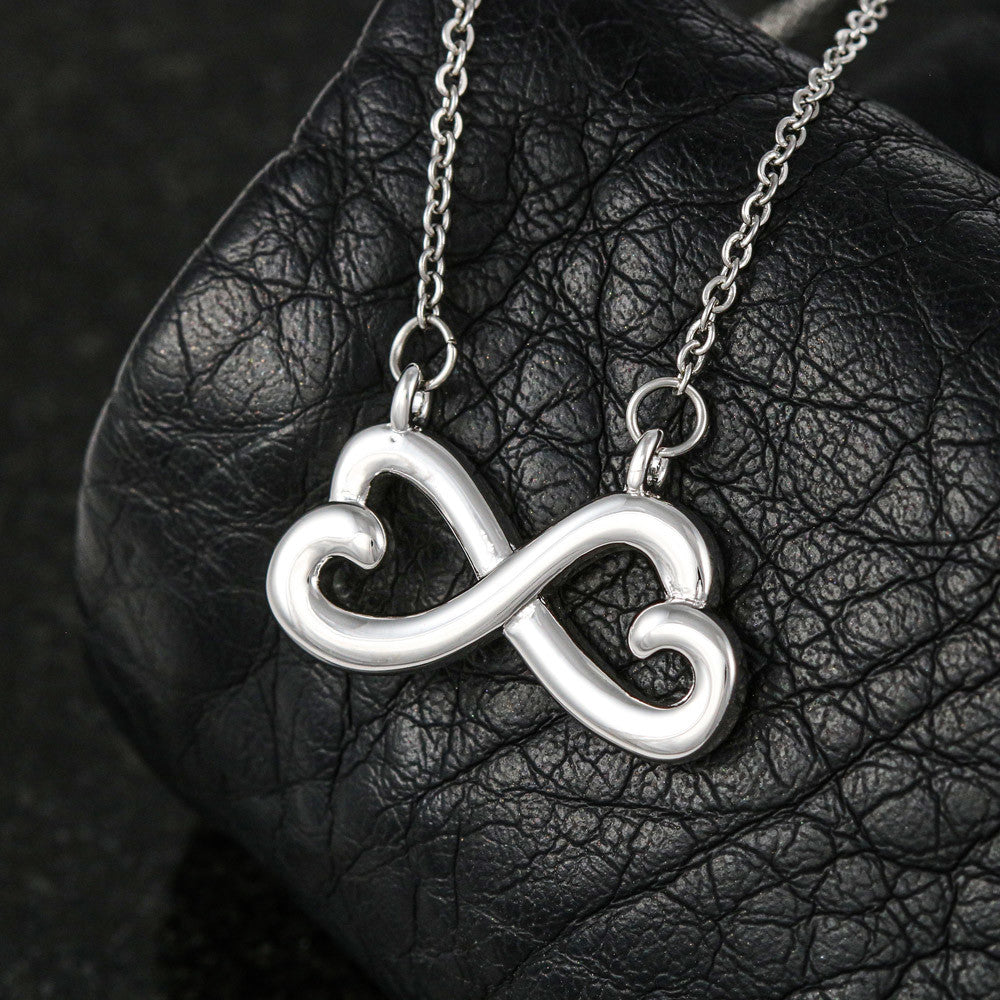 Collier Love Knot - Variantes en or jaune et blanc