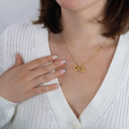 Collier Love Knot - Variantes en or jaune et blanc