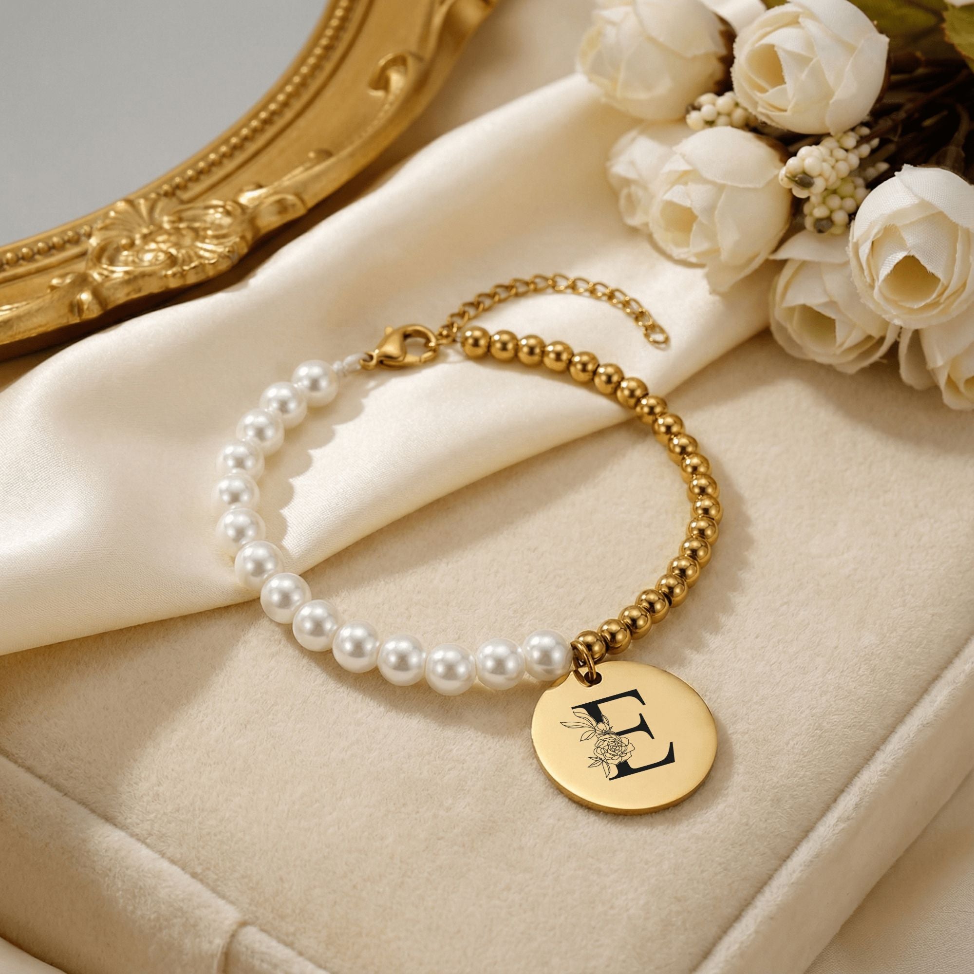 Premium Pearl & Gold Coin Bracelet: Mother of Pearl
